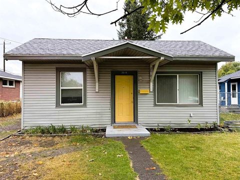 Photo of 2618 N MARTIN St, Spokane, WA 99207 (MLS # 202525865)