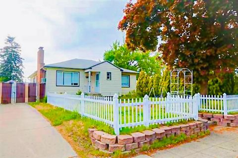 Photo of 4015 N ASH St, Spokane, WA 99205 (MLS # 202527126)