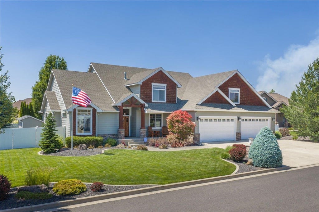 Photo of 1920 S Dusk Ln, Greenacres, WA 99016 (MLS # 202619739)
