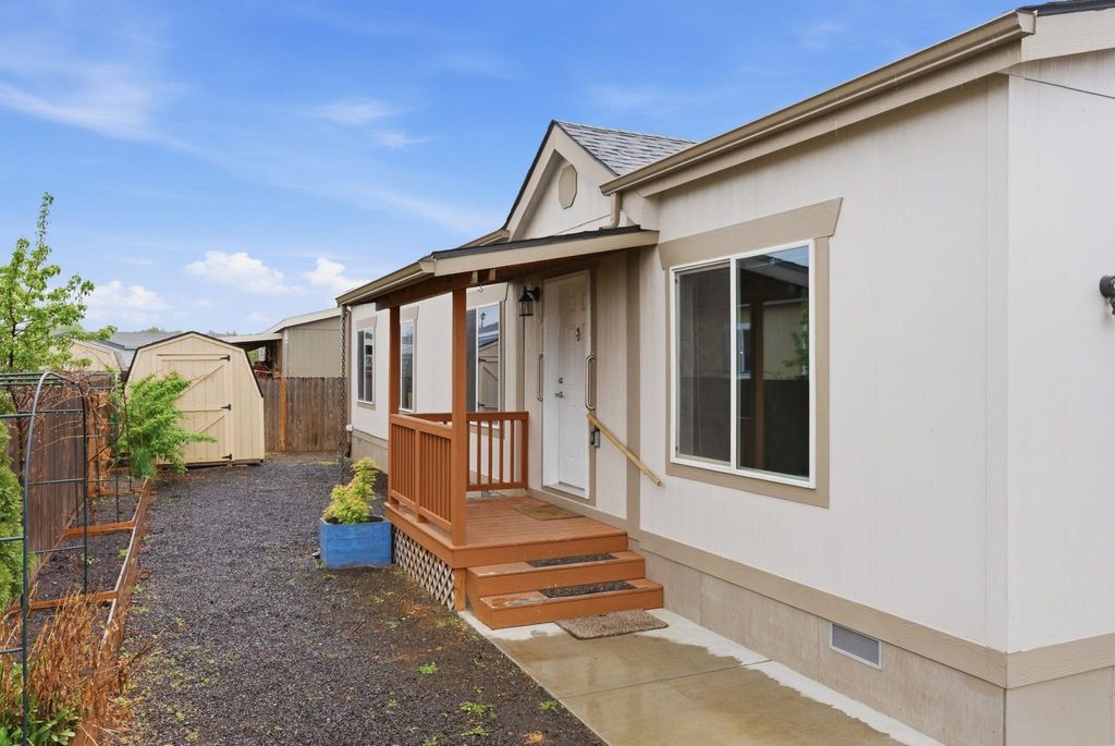 Photo of 10510 W Richland Rd, Cheney, WA 99004 (MLS # 202616167)