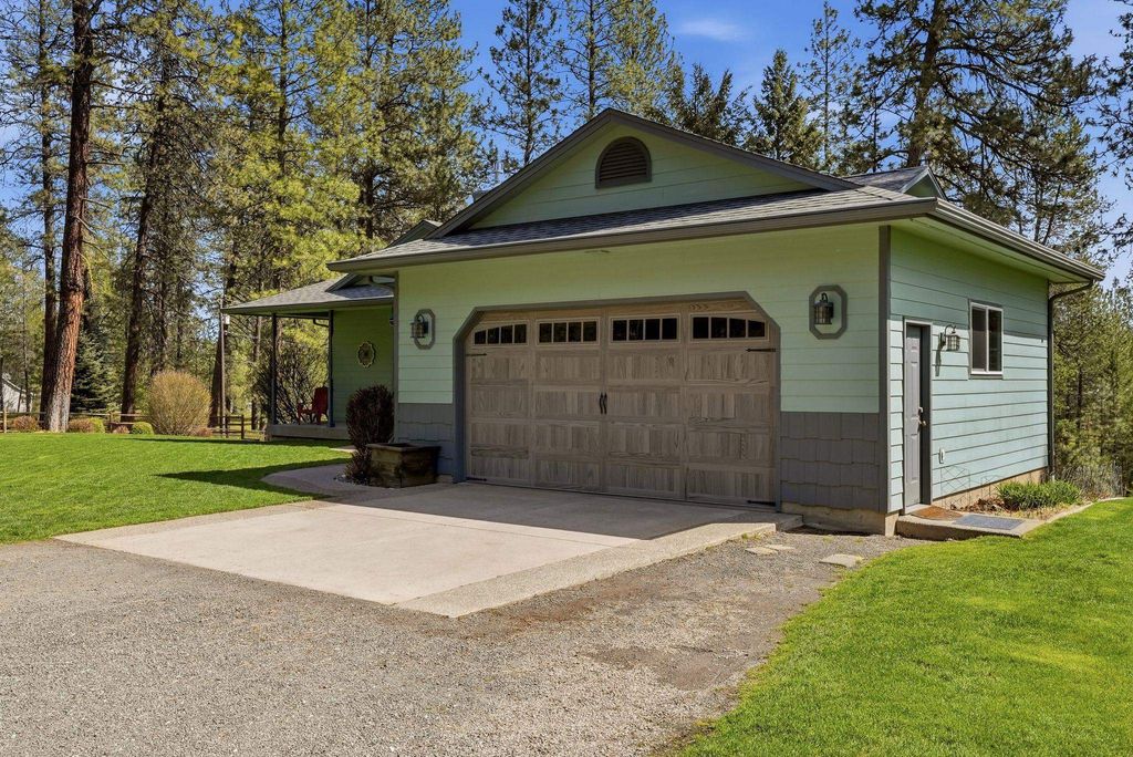 Photo of 3216 E Rocky Ridge Ave, Chattaroy, WA 99003 (MLS # 202615336)