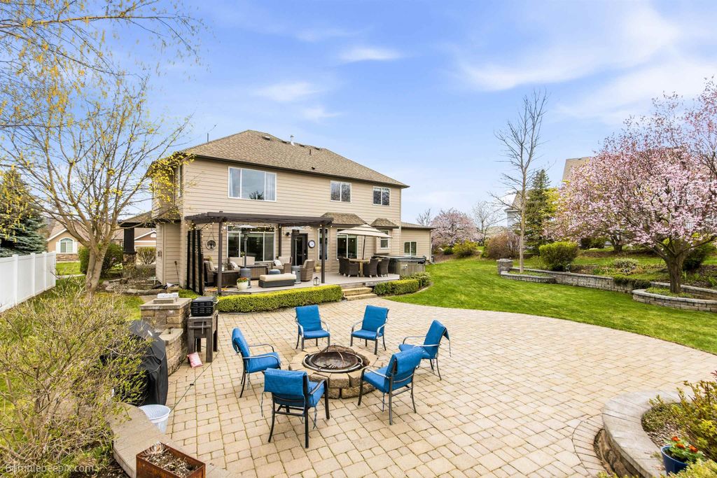 Photo of 17205 E Morningside Ln, Spokane, WA 99016 (MLS # 202615700)