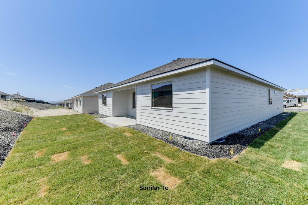 Photo of 36 W 12th St, Deer Park, WA 99006 (MLS # 202610815)