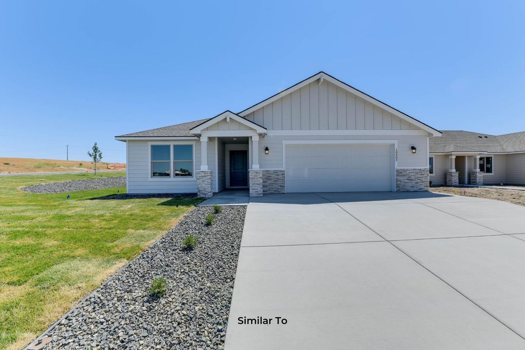 Photo of 36 W 12th St, Deer Park, WA 99006 (MLS # 202610815)