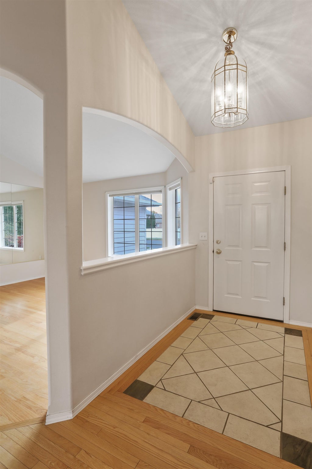 Photo of 2820 W Hawthorne Rd, Spokane, WA 99208 (MLS # 202626000)