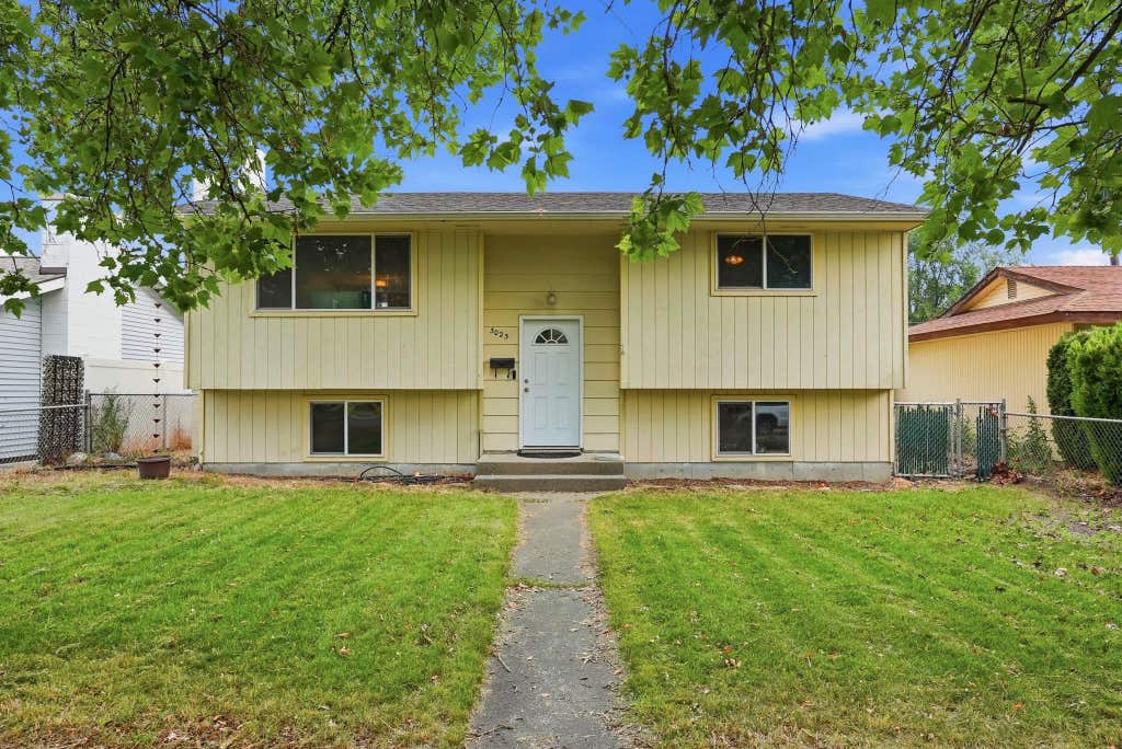 Photo of 3023 E Ermina Ave, Spokane, WA 99207 (MLS # 202621163)