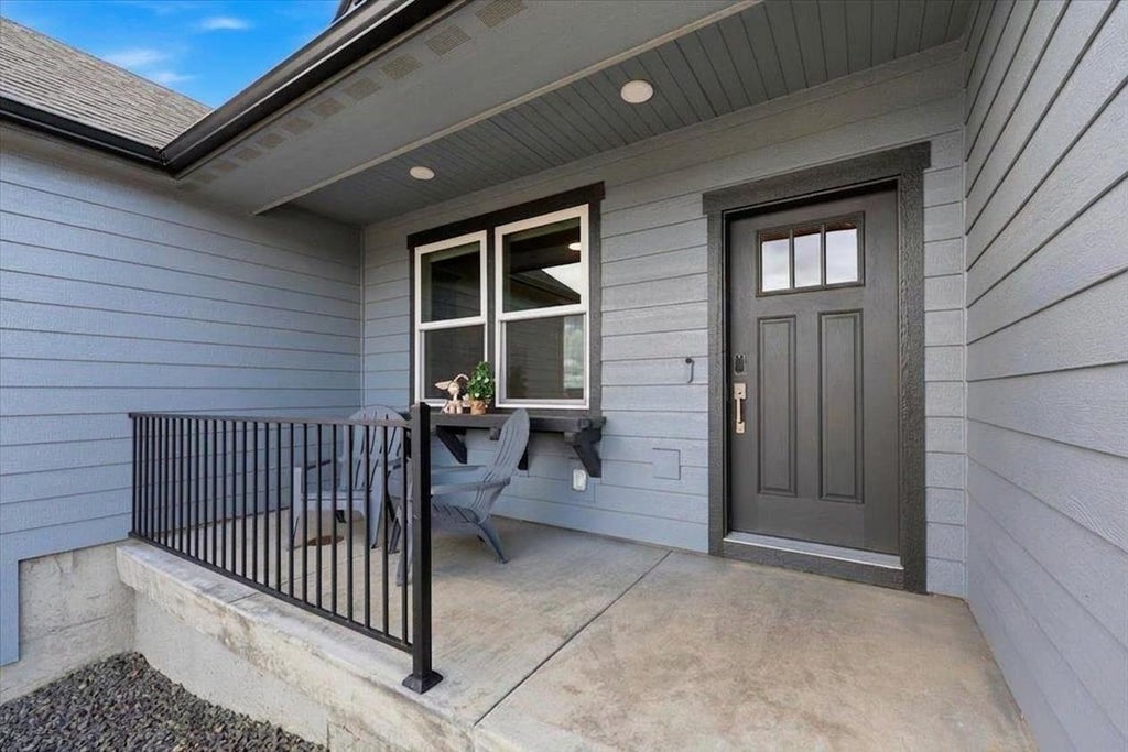 Photo of 18240 E 17th Ave, Greenacres, WA 99016 (MLS # 202625498)