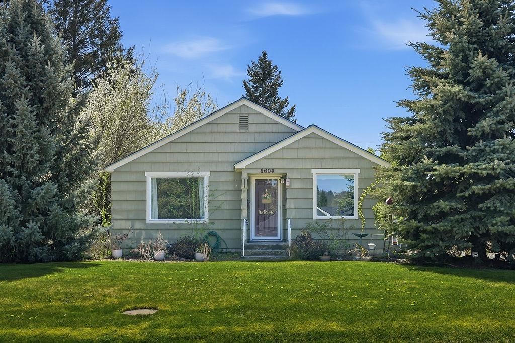 Photo of 8604 E South River Way, Millwood, WA 99212 (MLS # 202616579)