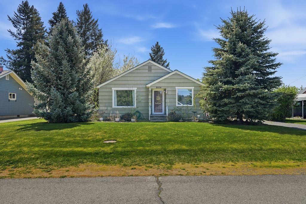 Photo of 8604 E South River Way, Millwood, WA 99212 (MLS # 202616579)