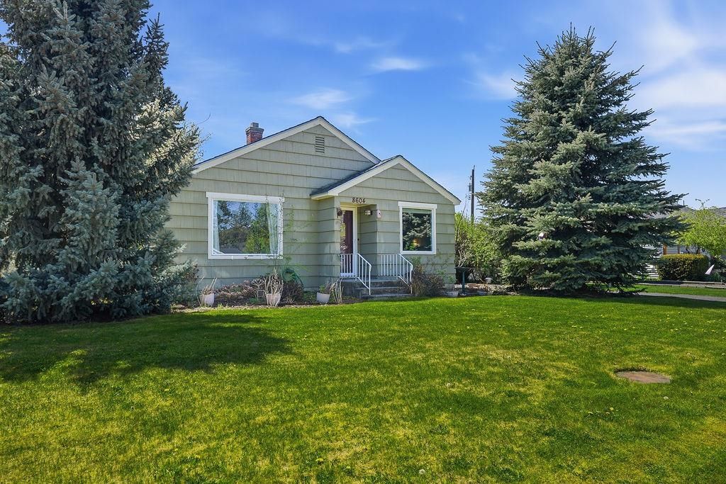 Photo of 8604 E South River Way, Millwood, WA 99212 (MLS # 202616579)