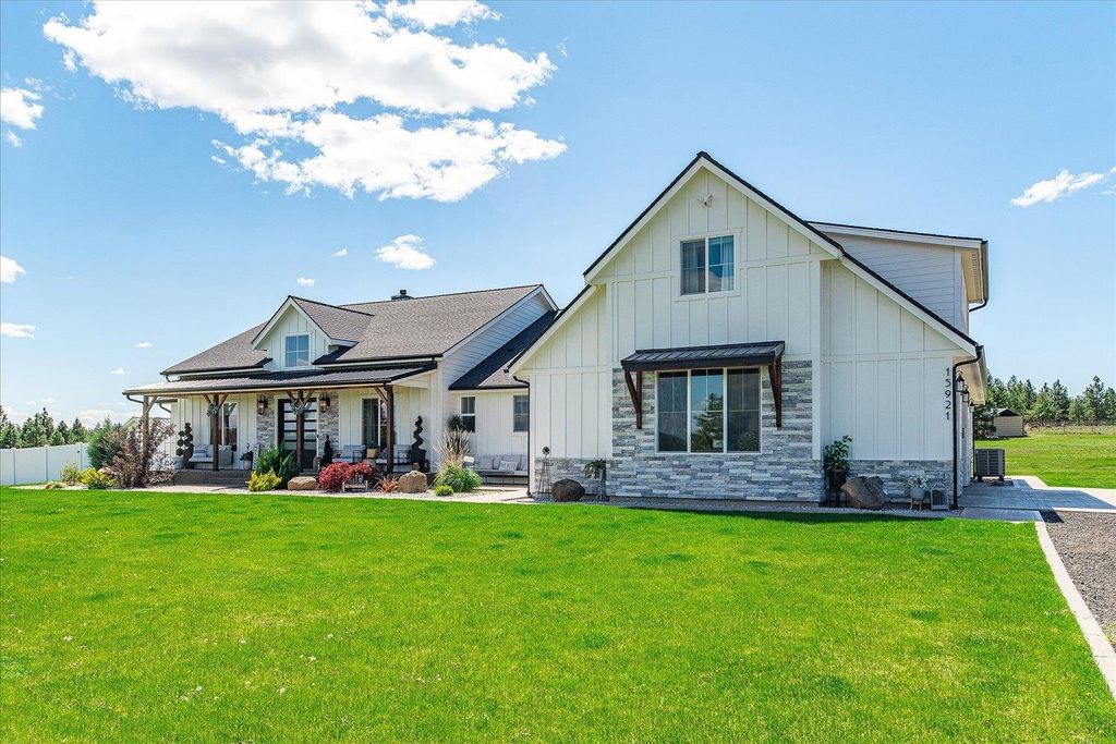 Photo of 15921 W Four Mound Rd, Nine Mile Falls, WA 99026 (MLS # 202525400)
