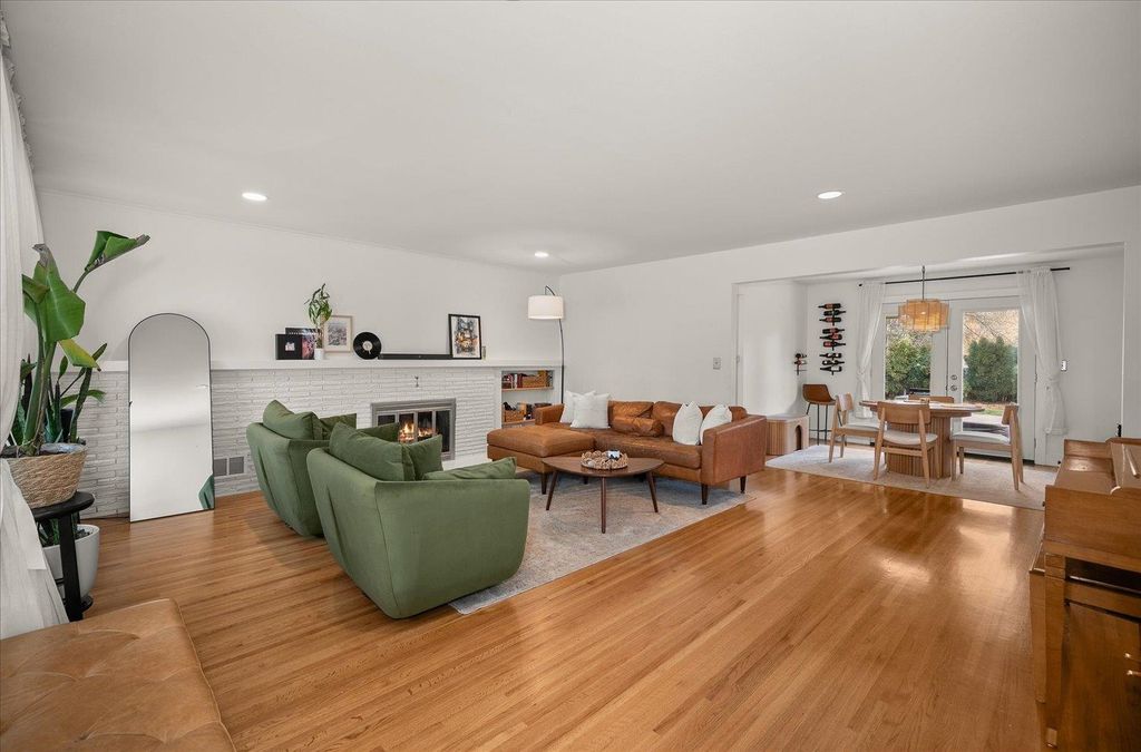 Photo of 3325 S Bernard St, Spokane, WA 99203 (MLS # 202610866)