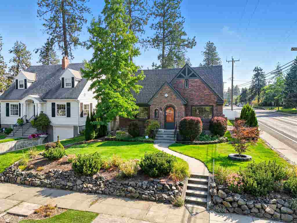 Photo of 227 W 26TH Ave, Spokane, WA 99203 (MLS # 202622254)