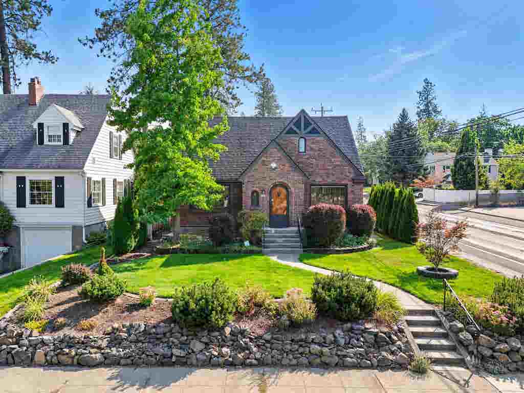 Photo of 227 W 26TH Ave, Spokane, WA 99203 (MLS # 202622254)