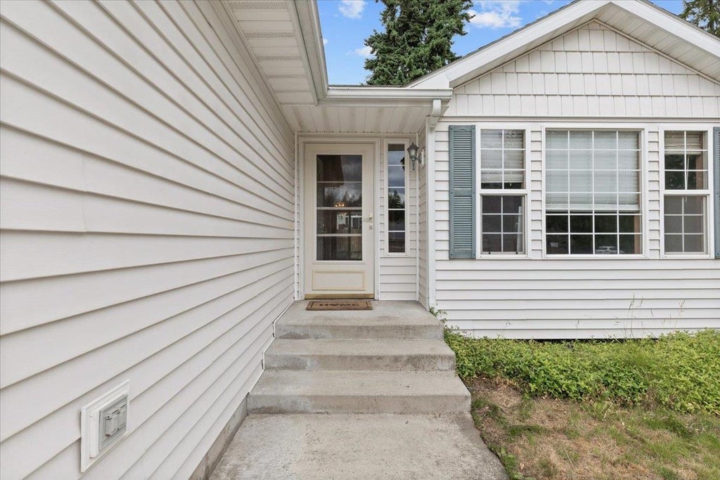 Photo of 9301 N Drawbridge Ct, Hayden, ID 83835 (MLS # 202519864)