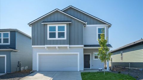 Photo of 3689 S Blake Ln, Spokane, WA 99206 (MLS # 202616631)