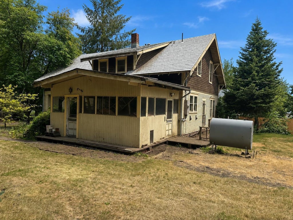 Photo of 503 E Chestnut St, Farmington, WA 99128 (MLS # 202626146)