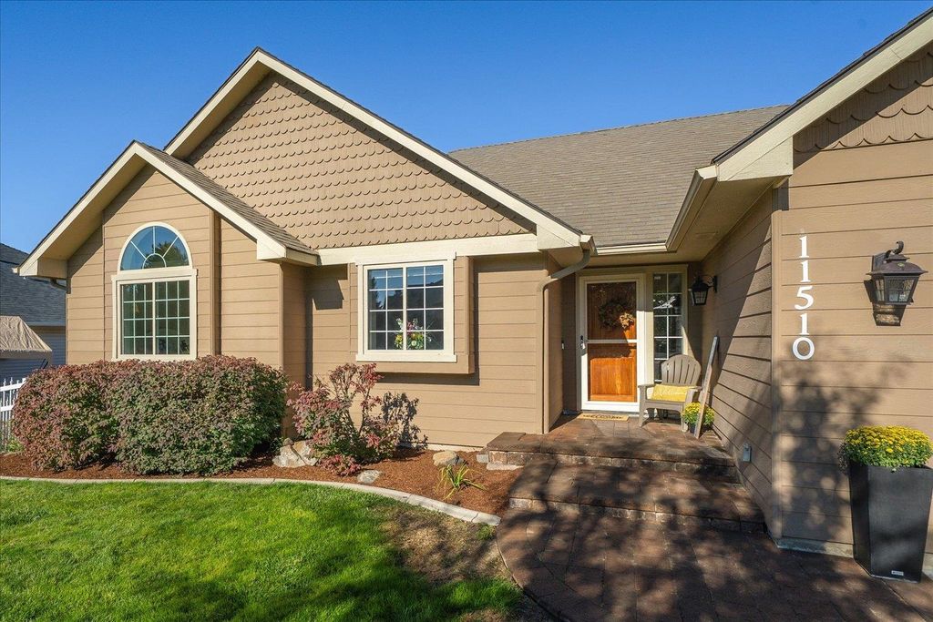 Photo of 11510 S Player Dr, Spokane, WA 99223 (MLS # 202525523)