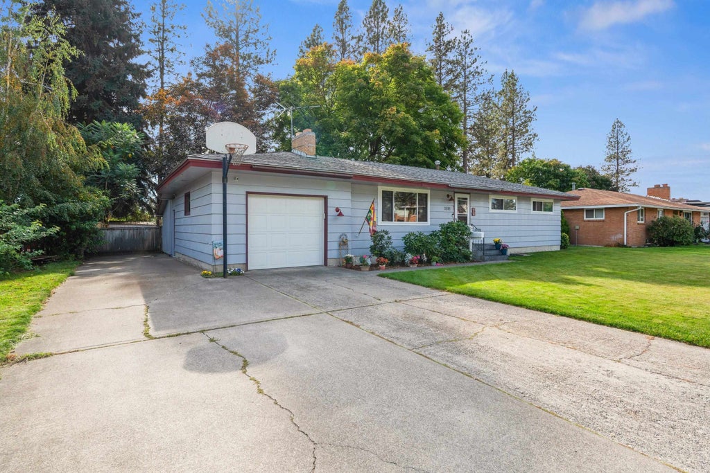 Photo of 3105 W Beacon Ave, Spokane, WA 99208 (MLS # 202625452)