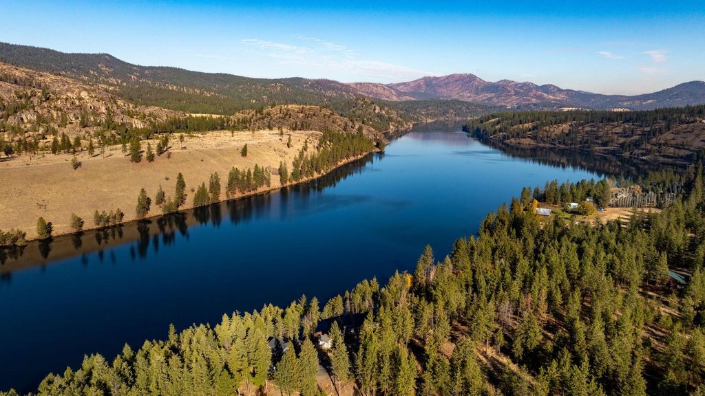 Photo of 21125 N Byrne Ln, Nine Mile Falls, WA 99026 (MLS # 202425481)