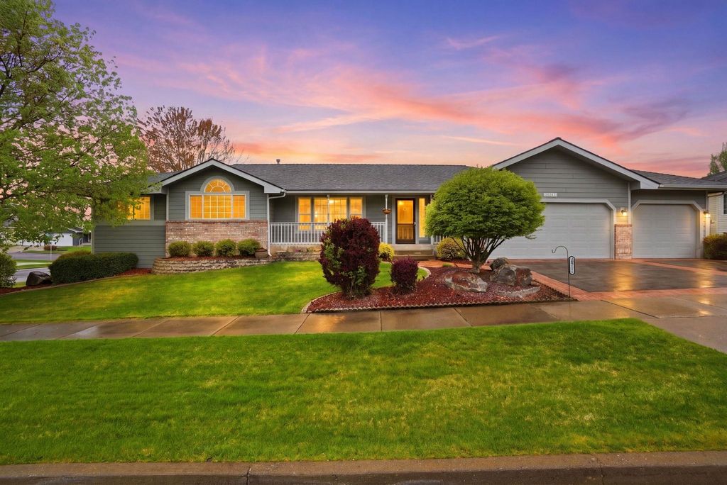 Photo of 10711 N Danbury St, Spokane, WA 99208 (MLS # 202616029)