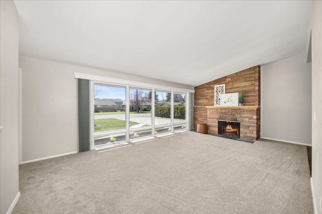 Photo of 11603 E Main Ave, Spokane, WA 99206 (MLS # 202615629)