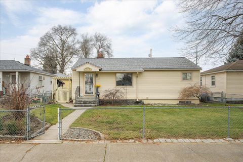 Photo of 3323 E JACKSON Ave, Spokane, WA 99217 (MLS # 202527628)