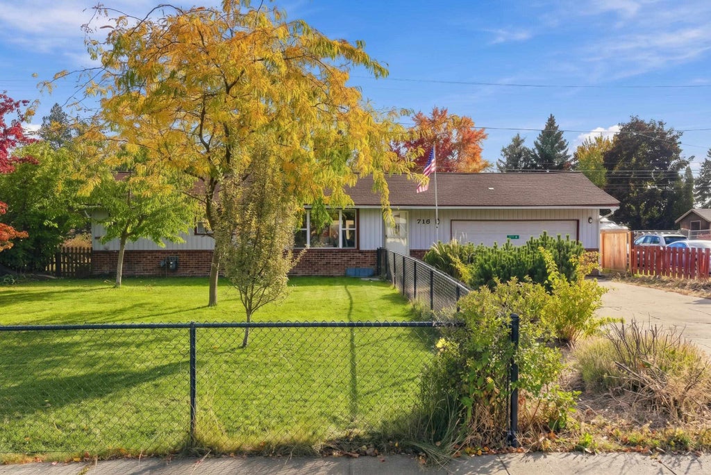 Photo of 718 E Dalke Ave, Spokane, WA 99208 (MLS # 202625831)