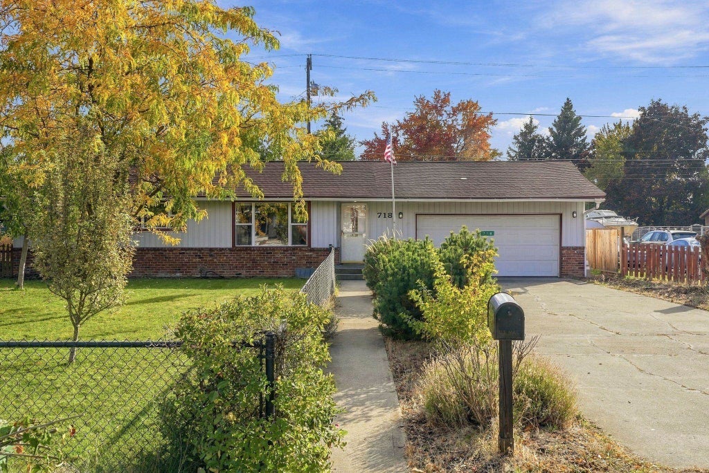 Photo of 718 E Dalke Ave, Spokane, WA 99208 (MLS # 202625831)