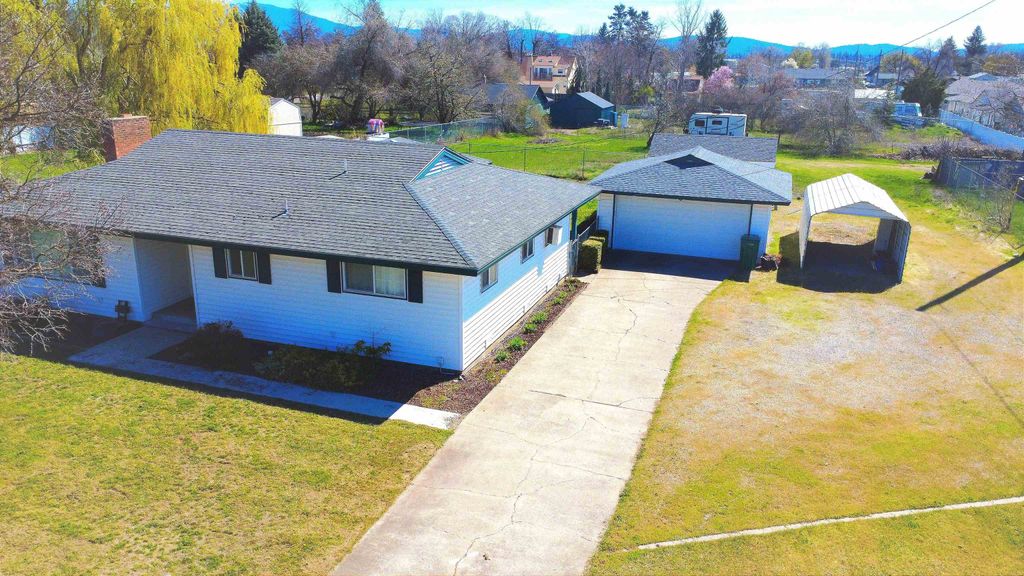Photo of 13808 E HEROY Ave, Spokane, WA 99216 (MLS # 202617590)