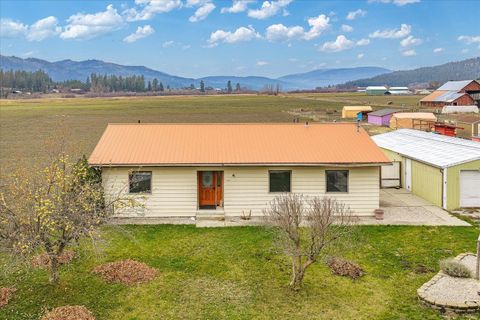 Photo of 2265 B Sand Canyon Rd, Chewelah, WA 99109 (MLS # 202527685)