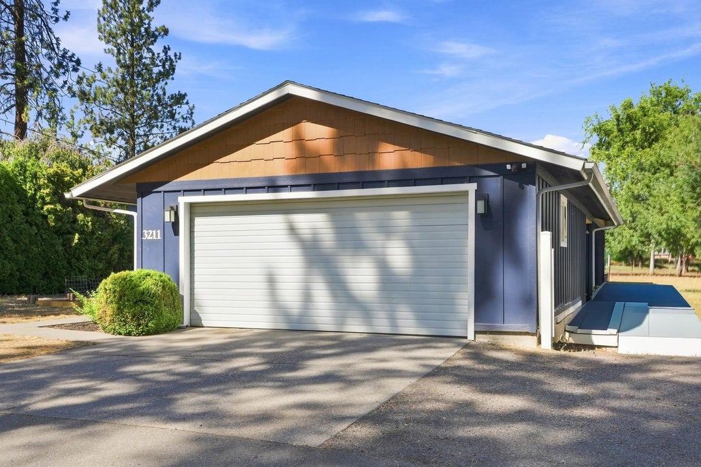Photo of 3211 E 11th Ave, Spokane, WA 99202 (MLS # 202623613)