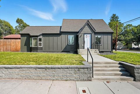 Photo of 1202 N A St, Coeur d Alene, ID 83814 (MLS # 202523929)