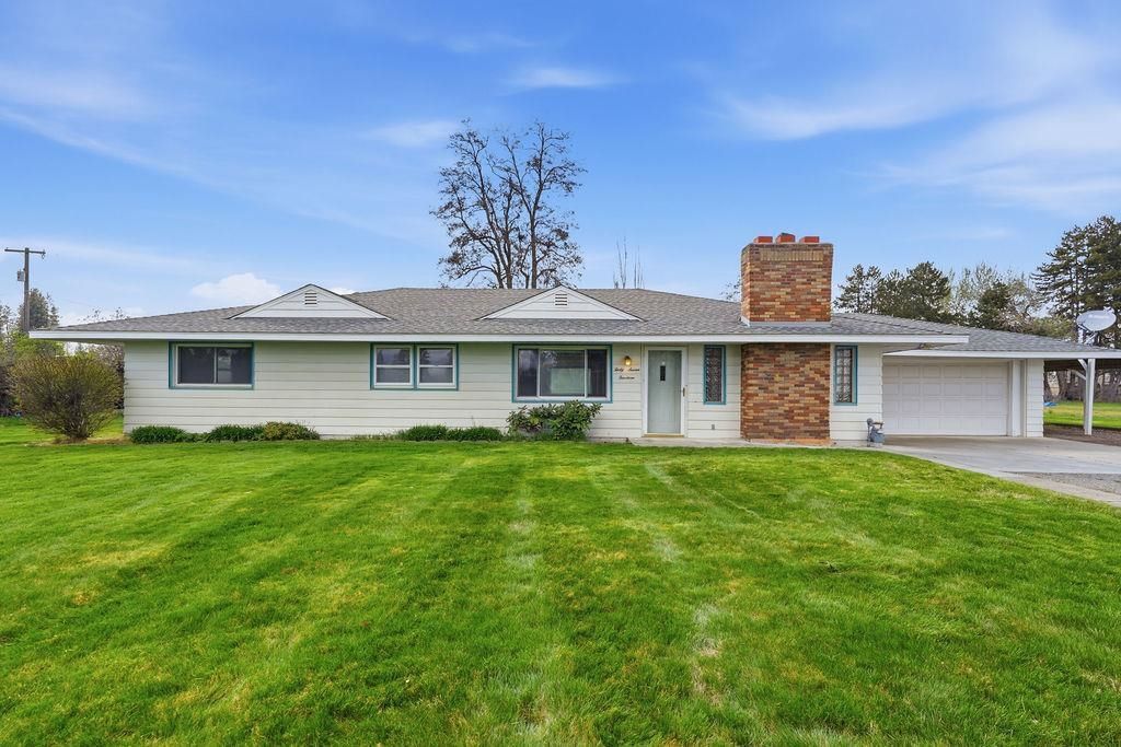 Photo of 4714 S Grove Rd, Spokane, WA 99224 (MLS # 202615868)