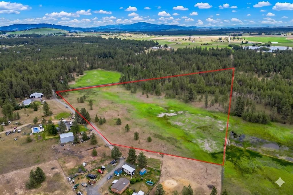 Photo of 17305 S Blasted Ln, Cheney, WA 99004 (MLS # 202616288)