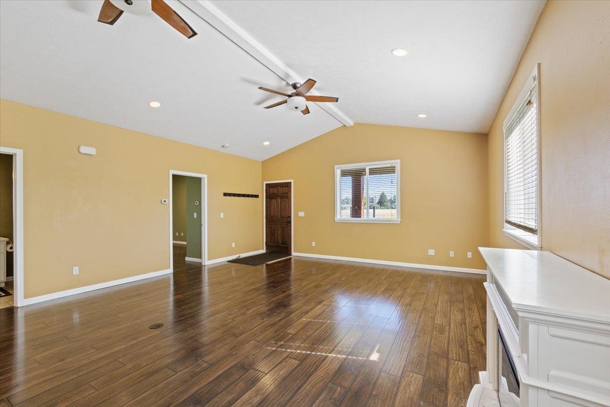 Photo 6 of 50 of 22605 E Wabash Ave house