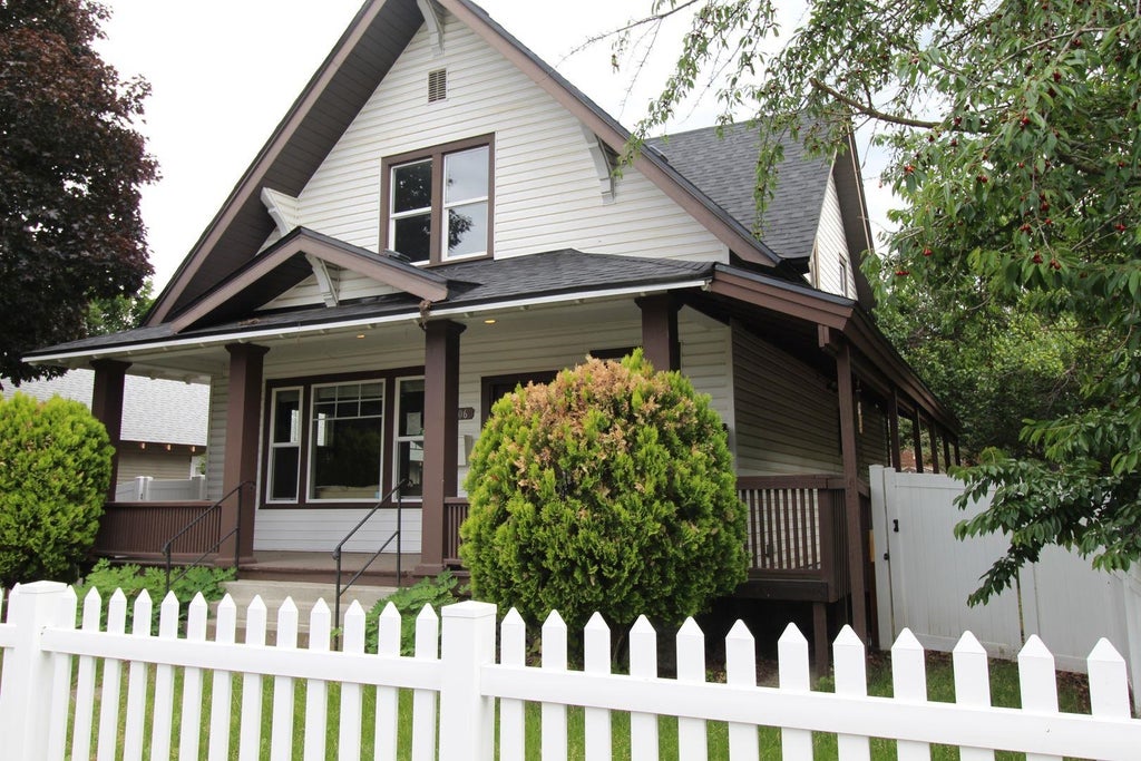 Photo of 1306 E Montgomery Ave, Spokane, WA 99207 (MLS # 202623004)
