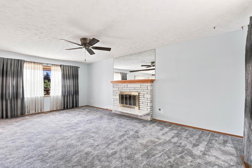 Photo of 3333 W Woodside Ave, Spokane, WA 99208 (MLS # 202622966)