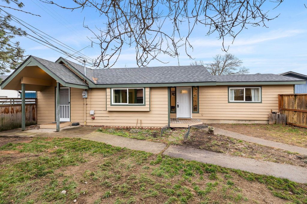 Photo of 1314 E Joseph Ave, Spokane, WA 99208 (MLS # 202611913)