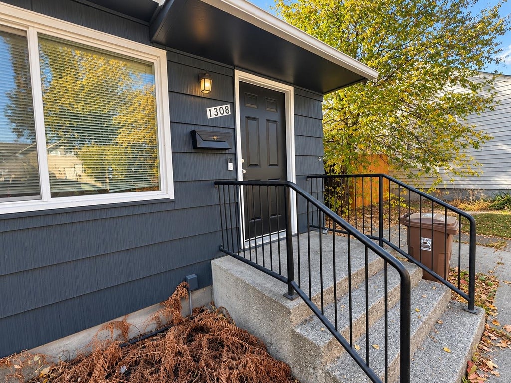 Photo of 1308 E Providence Ave, Spokane, WA 99207 (MLS # 202626072)