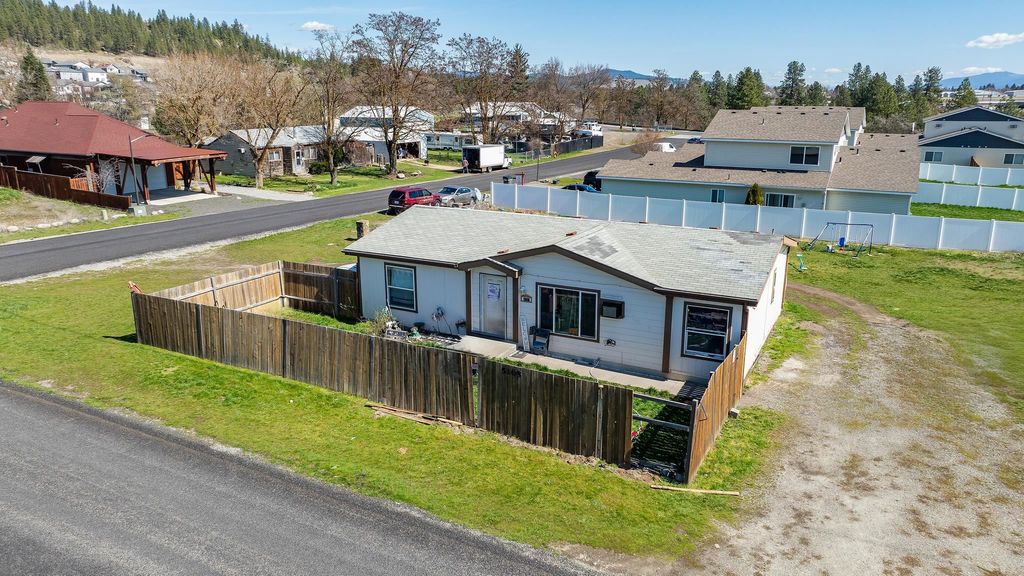 Photo of 5108 E Grace Ave, Spokane, WA 99217 (MLS # 202615765)