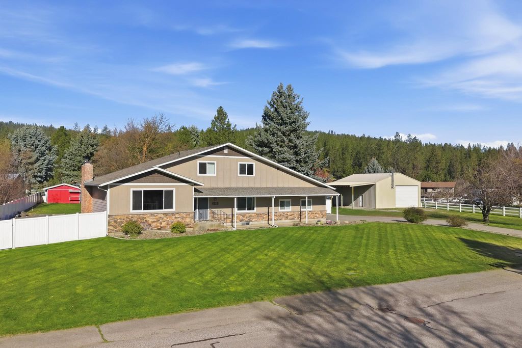 Photo of 4118 S Woodruff Rd, Spokane, WA 99206 (MLS # 202615146)