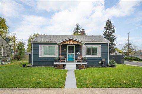 Photo of 2141 W Cleveland Ave, Spokane, WA 99205 (MLS # 202616404)