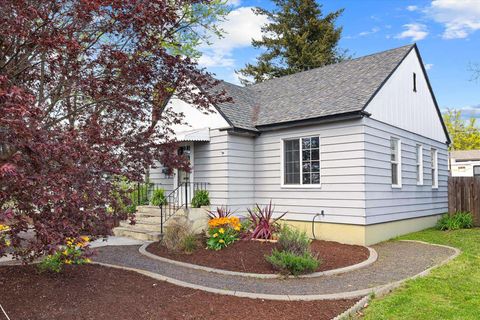 Photo of 2428 W Euclid Ave, Spokane, WA 99205 (MLS # 202616374)