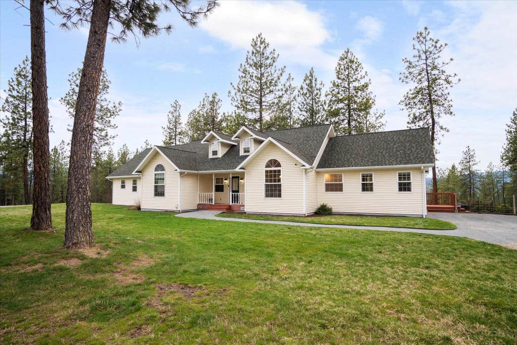 Photo of 980 D Westover Rd, Colville, WA 99114 (MLS # 202619734)