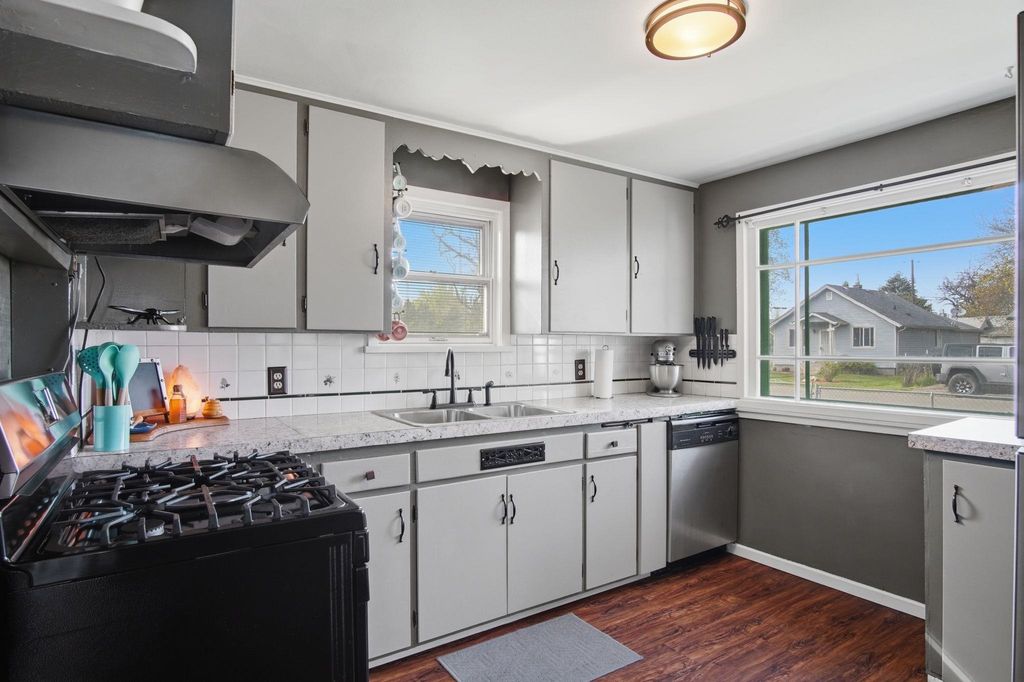 Photo of 4506 E 6th Ave, Spokane Valley, WA 99212 (MLS # 202615998)