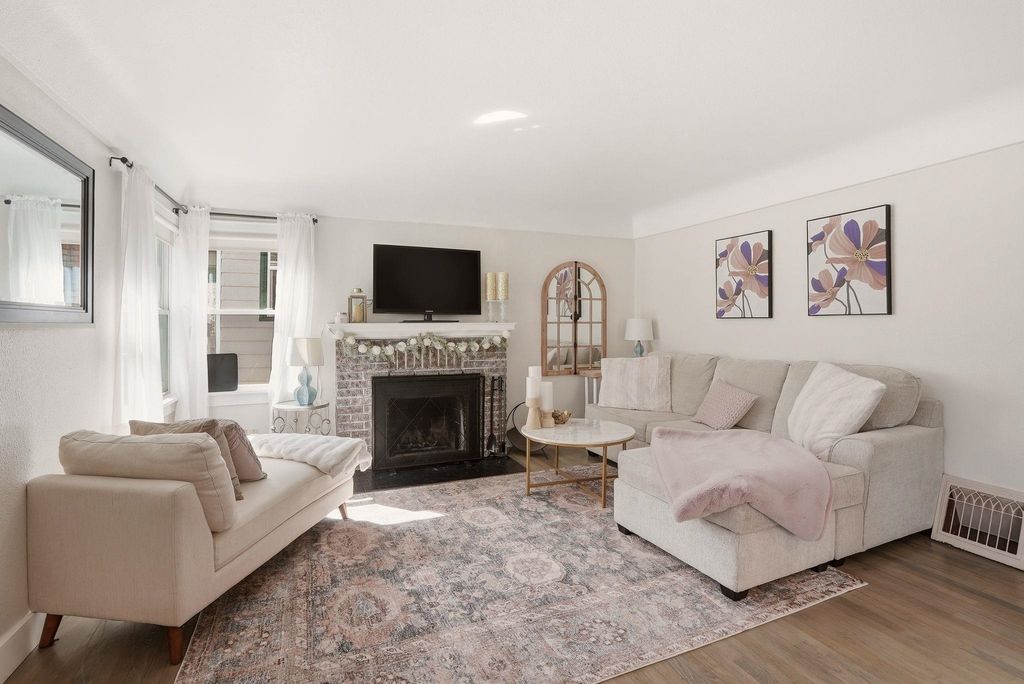 Photo of 3023 E 16th Ave, Spokane, WA 99223 (MLS # 202615814)
