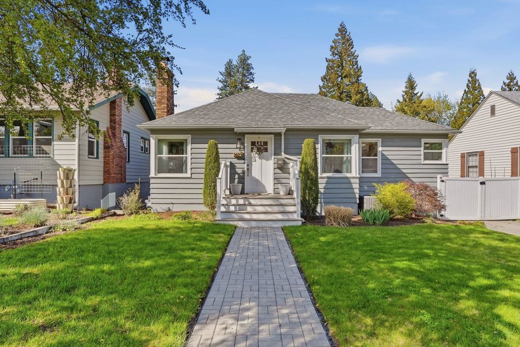 Photo of 3023 E 16th Ave, Spokane, WA 99223 (MLS # 202615814)