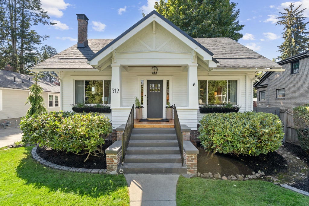 Photo of 312 E 27th Ave, Spokane, WA 99203 (MLS # 202623654)