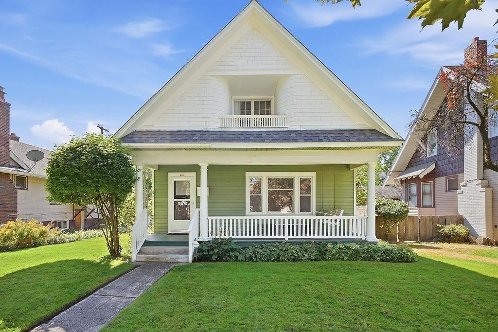 Photo of 613 W Euclid Ave, Spokane, WA 99205 (MLS # 202624481)